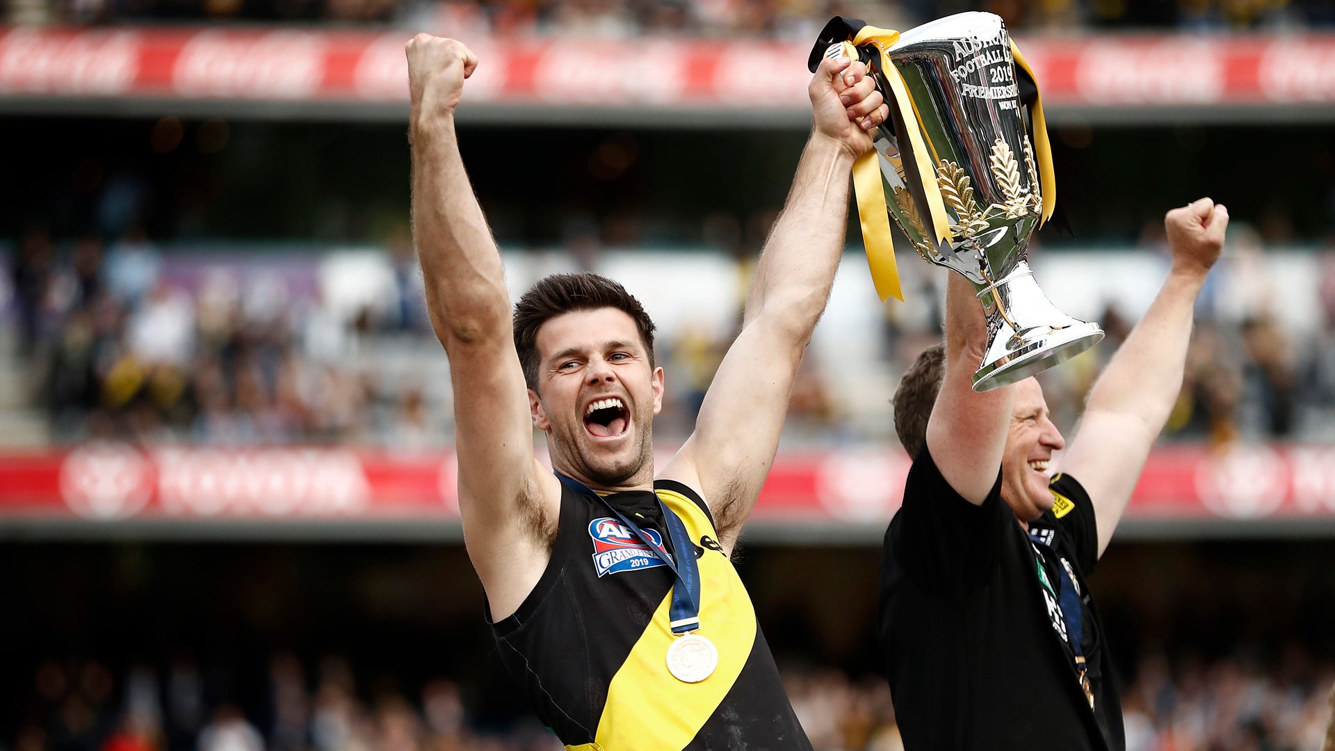 16x9 Cotchin