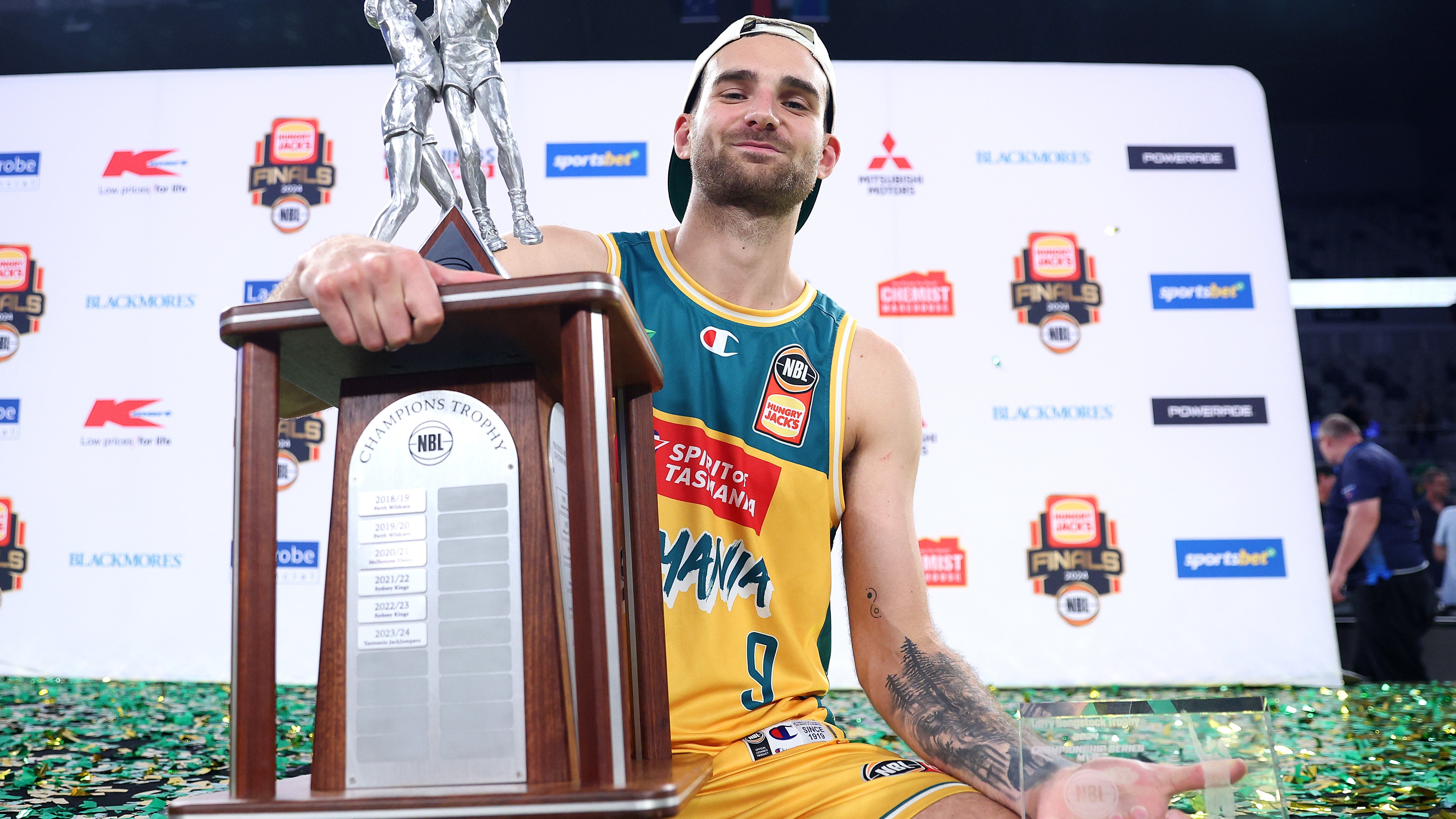 McVeigh named NBL24 Sengstock Trophy winner