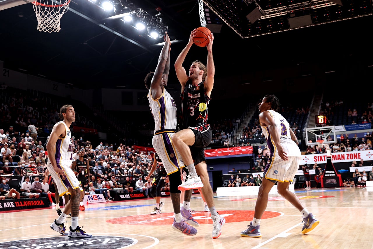Illawarra Hawks vs Sydney Kings round seven highlights